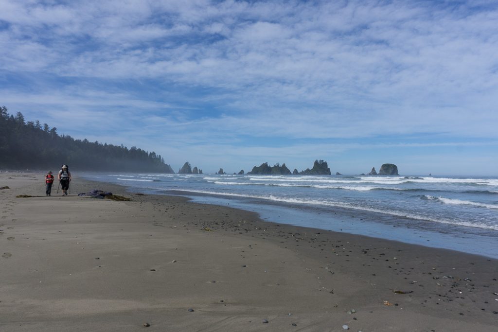 Hiking on Shi Shi Beach. A complete guide to hiking and camping at Shi Shi Beach.