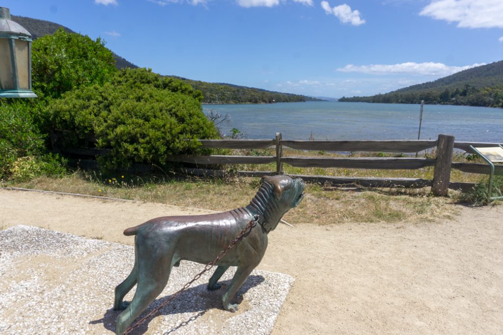 A statue at the dog line in Eaglehawk Neck Historic Site 