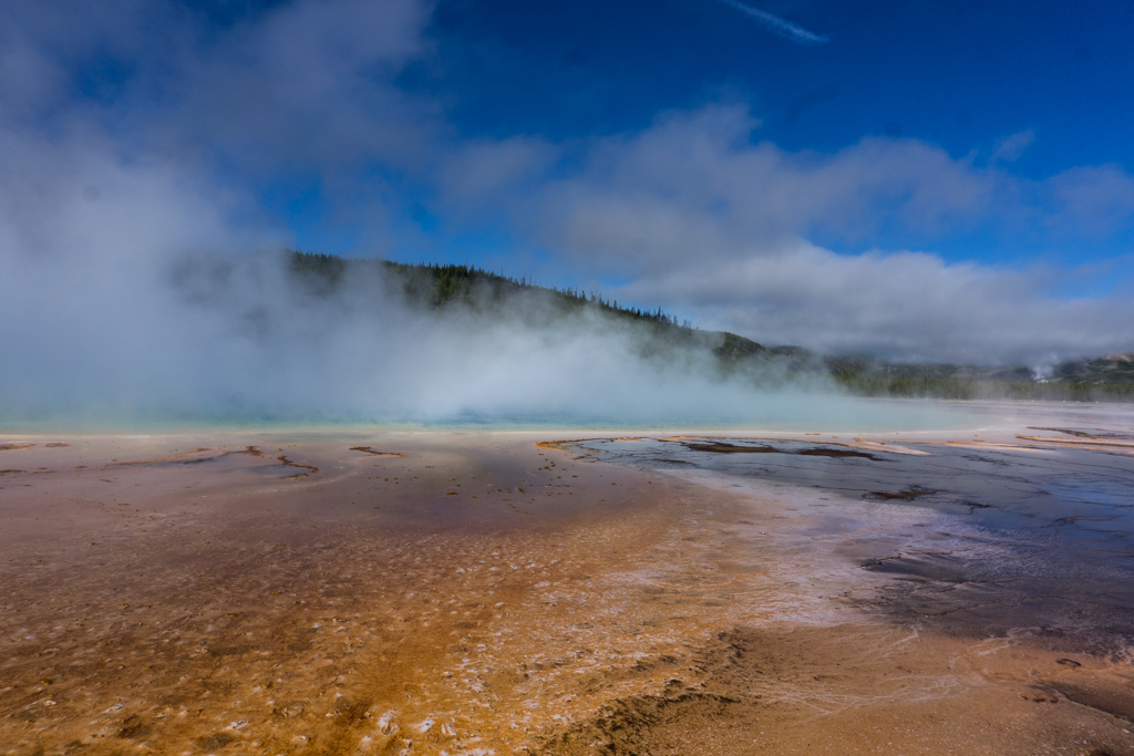 Grand Prismatic Spring in Midway Geyser Basin at Yellowstone National Park