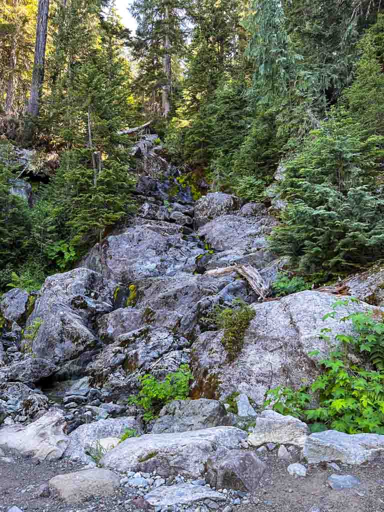 Water trickles down Brandvold Falls on the way to Elfin Lakes