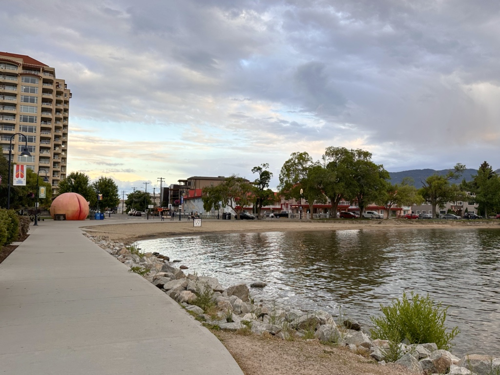 Promenade along the Penticton waterfront