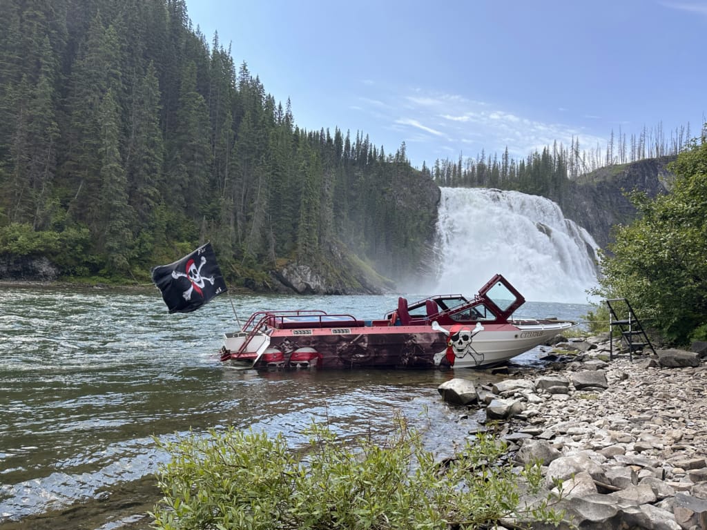Jetboat moored at Kinuseo Falls